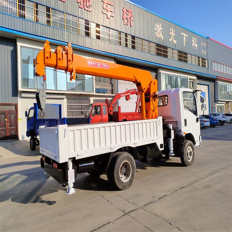 南票区三轮随车吊定制 农用改装机自备吊中瑞长期出售